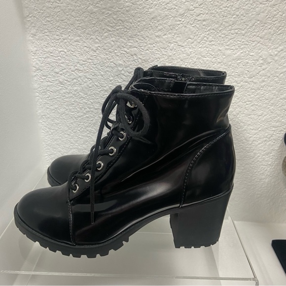 Express Size 10 Black Lace Up Combat Style Boots - Picture 1 of 7
